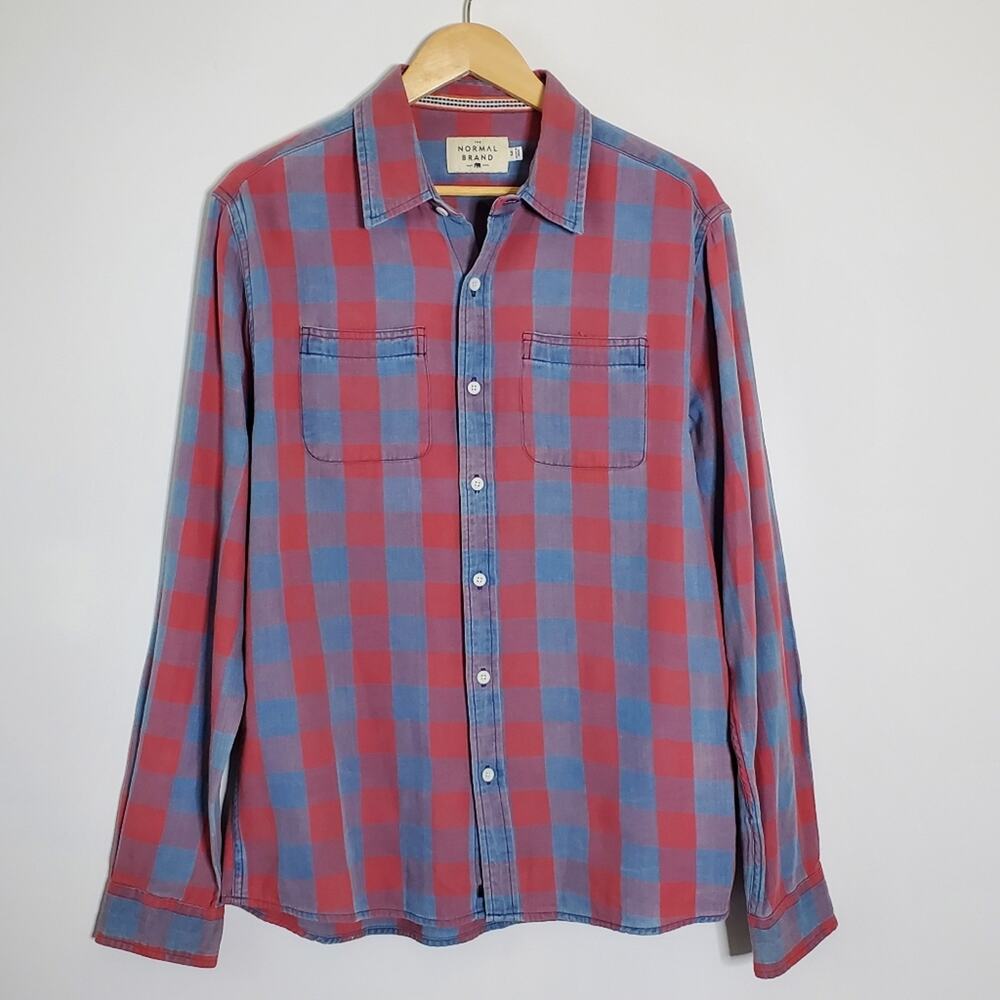 The normal Brand Men's Plaid Long sleeve Casual Button up shirt Size Medium
